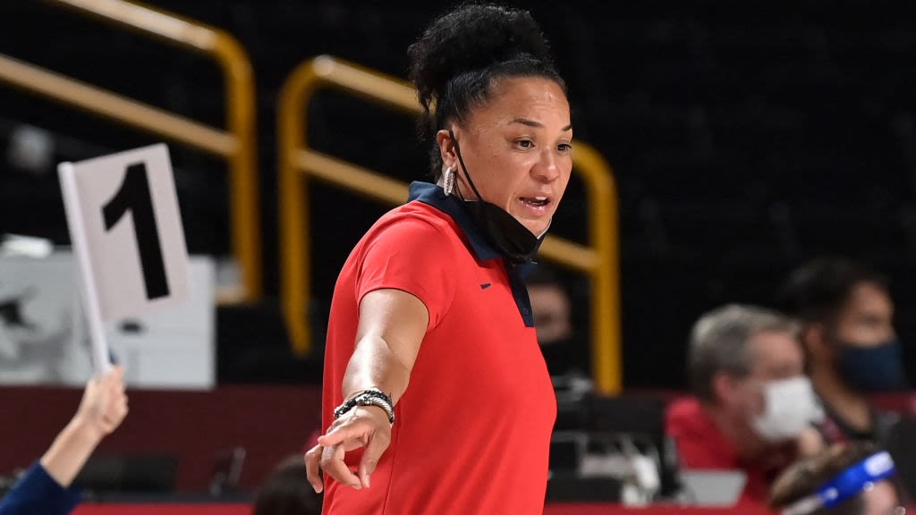 Dawn Staley Earns $22 Million Contract, Becomes Highest-Paid Black Head  Coach In Women's Basketball – ON THE RISE TO STARDOM